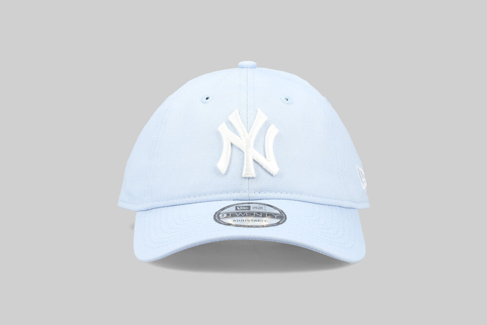 New York Yankees MLB League Essentials 9TWenty Strapback Cap