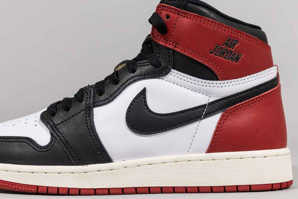 Air Jordan 1 High OG 'Black Toe' (GS)