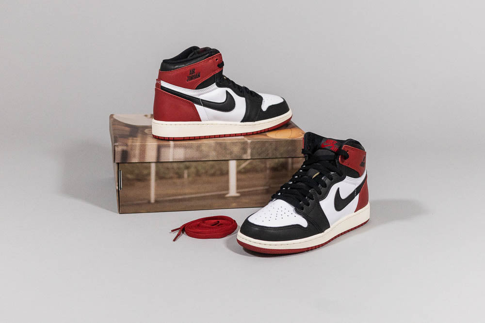 Air Jordan 1 High OG 'Black Toe' (GS)