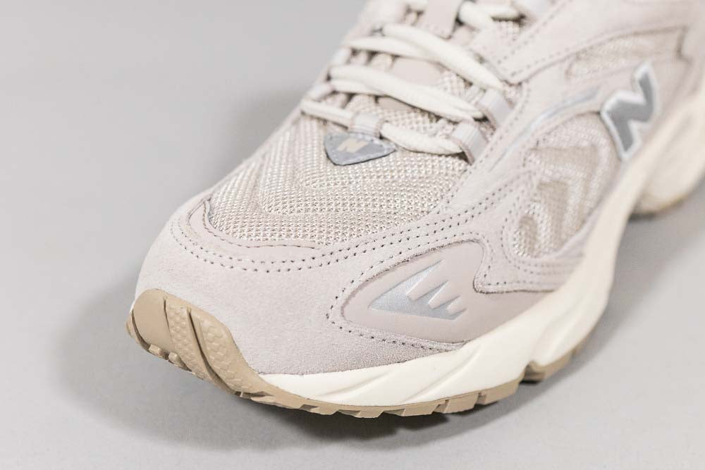 New Balance 725V1 'Beige'